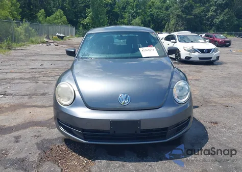 2013 Volkswagen Beetle 2.5L Entry из США, поврежденный, VIN 3VWFP7AT9DM662473